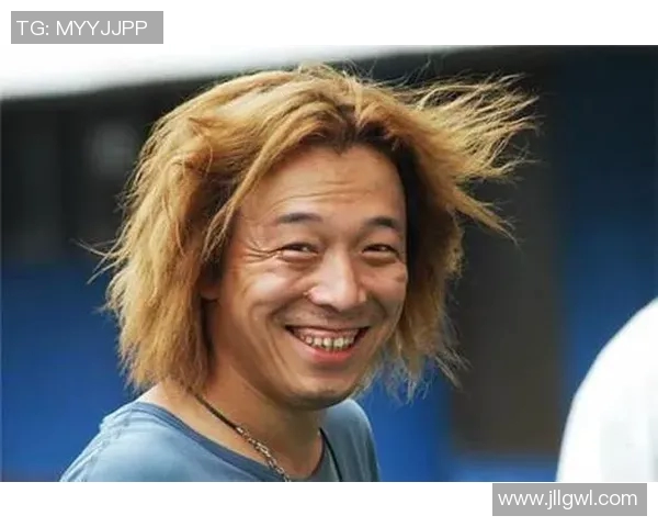 足球明星黄渤高清图片展示他的风采与魅力让我们一起欣赏这位多才多艺的艺人